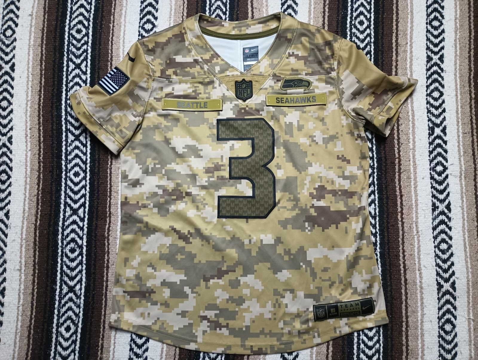 Seattle Seahawks Chris Carson #32 Salute to Service Limited Jersey - Camo photo review