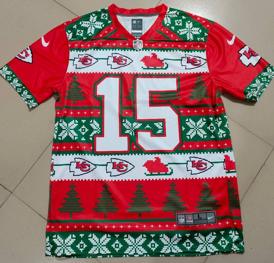 Men's Patrick Mahomes Kansas City Chiefs 2024 Christmas Vapor Limited Red Green Jersey - Printed photo review